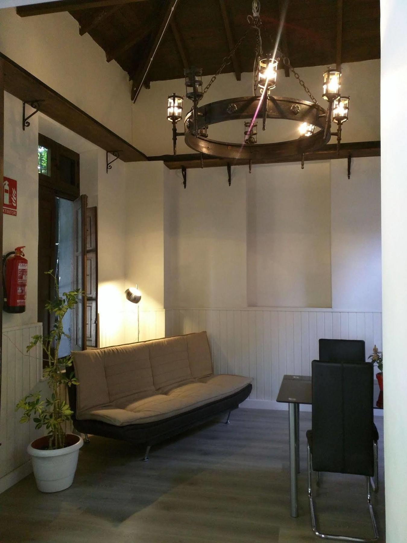 Nwt Paradise Urban Hostel アリカンテ エクステリア 写真