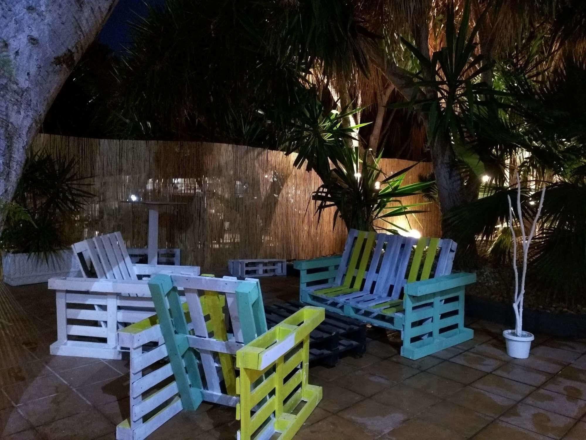 Nwt Paradise Urban Hostel アリカンテ エクステリア 写真